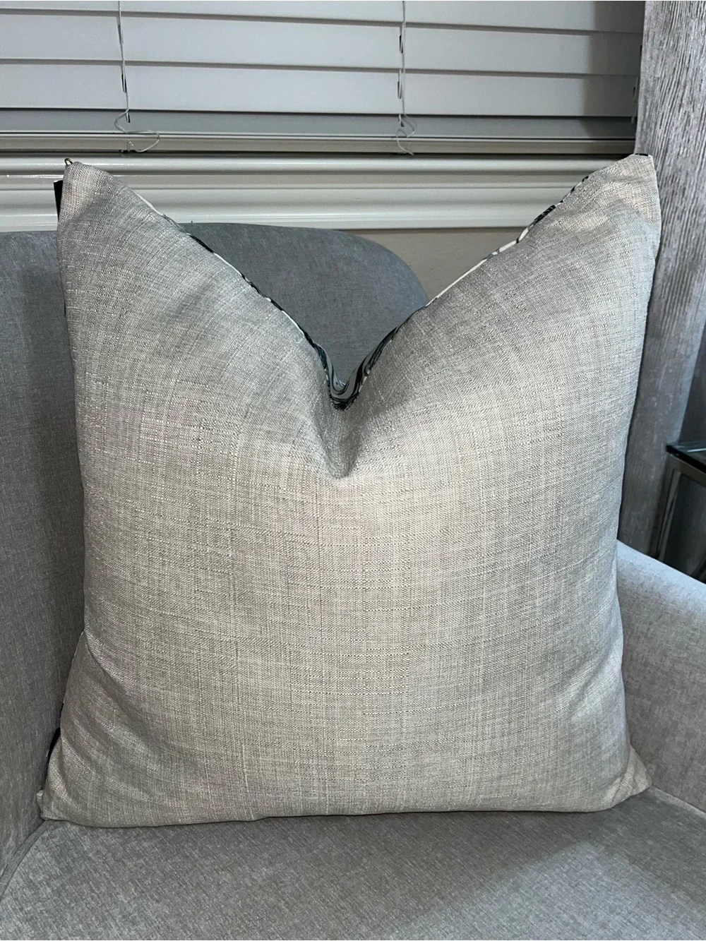 1-NWT SOHO STUDIO FLORAL DESIGN LUXURY DECORATIVE PILLOW